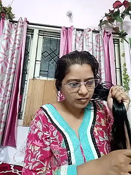 Snapshot of thanusi_2 chatting on November 25, 2025, 12:49 pm thanusi 2 online show from November 25, 2025, 12:49 pm