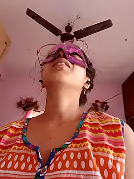 Snapshot of thanusi_2 chatting on February 8, 2026, 6:50 am thanusi 2 online show from February 8, 2026, 6:50 am