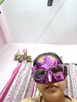 Snapshot of thanusi_2 chatting on February 17, 2026, 11:00 pm thanusi 2 online show from February 17, 2026, 11:00 pm