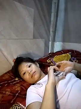 LinhNa999 online show from September 13, 2025, 2:06 pm