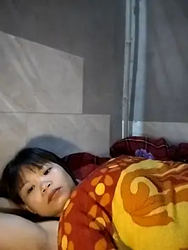 LinhNa999 online show from December 22, 2025, 1:13 am