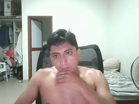 wilsoncrazz online show from November 9, 2025, 3:27 am