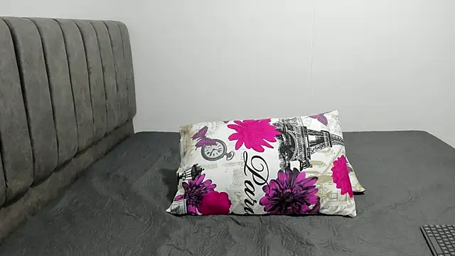 Snapshot of CristinaPiccone chatting on February 9, 2026, 2:59 am CristinaPiccone online show from February 9, 2026, 2:59 am