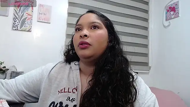 samanta-rosee online show from October 9, 2025, 9:07 am