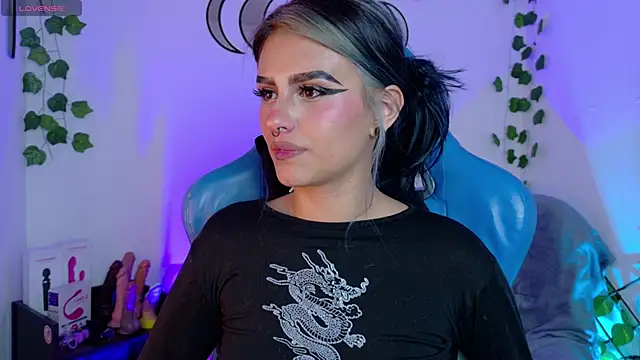 blue kitten online show from September 18, 2025, 6:04 am