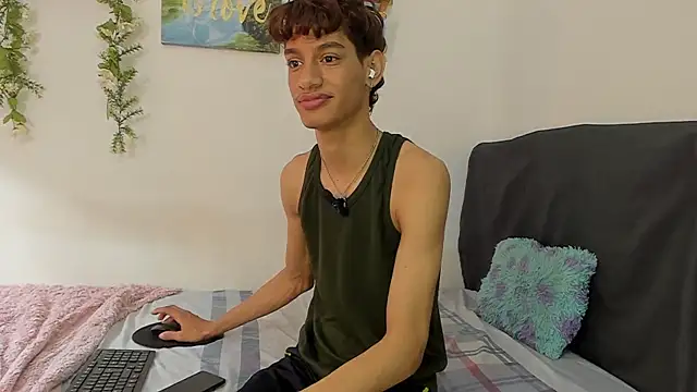 Peterfrost19 online show from October 16, 2025, 3:24 pm