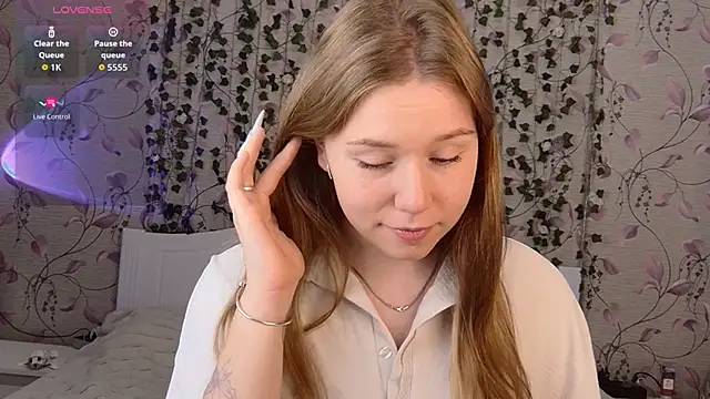  influensii  online show from October 23, 2025, 5:07 am