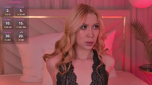 VelvetHell online show from October 17, 2025, 3:42 am