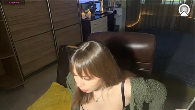 xxx sandra  online show from December 21, 2025, 12:01 pm