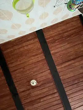 LiaCollings online show from April 19, 2026, 4:17 pm