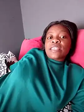 Snapshot of sexyhotchic93 chatting on November 11, 2025, 8:25 am sexyhotchic93 online show from November 11, 2025, 8:25 am