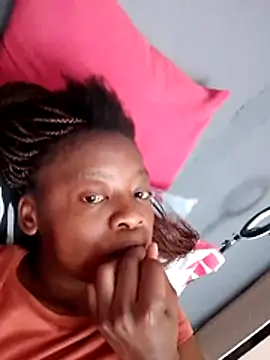 Snapshot of sexyhotchic93 chatting on November 13, 2025, 8:35 am sexyhotchic93 online show from November 13, 2025, 8:35 am