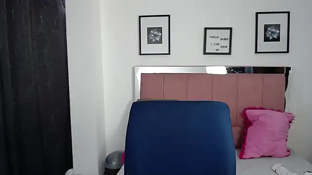 Lele F w online show from November 29, 2025, 8:34 pm