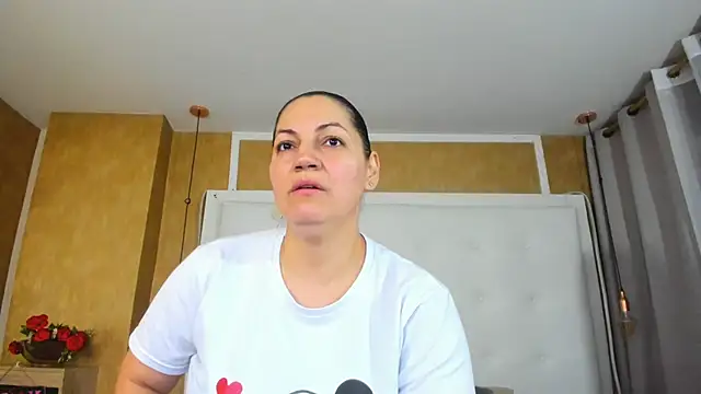 Heidy milf online show from June 17, 2026, 7:48 pm
