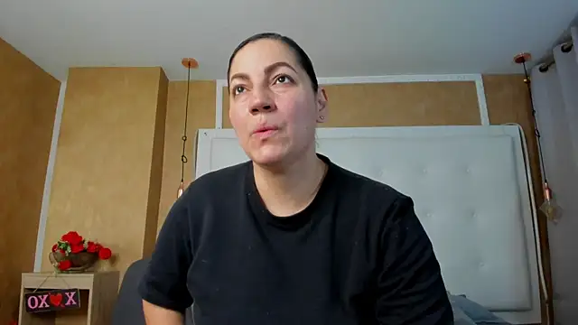 Heidy milf online show from June 19, 2026, 8:56 pm