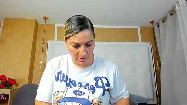 Heidy milf online show from June 22, 2026, 8:39 pm