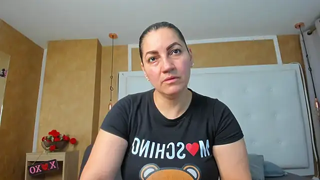 Heidy milf online show from June 26, 2026, 8:02 pm