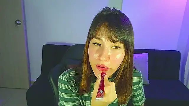 Yulienneg online show from February 28, 2026, 2:01 am