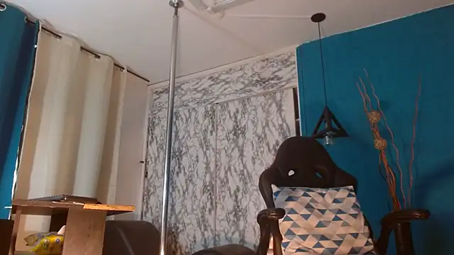 hanna mooreee online show from November 14, 2025, 7:01 pm