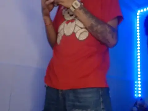 Snapshot of Sexy_hotlatin25 chatting on October 14, 2025, 4:19 pm Sexy hotlatin25 online show from October 14, 2025, 4:19 pm