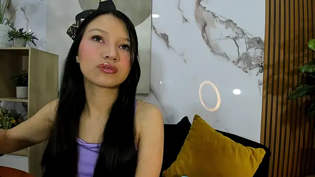 Sophie Calloway online show from November 26, 2025, 3:24 pm