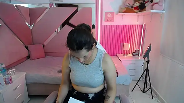 Snapshot of Mia_garcia28 chatting on November 14, 2025, 7:45 pm Mia garcia28 online show from November 14, 2025, 7:45 pm