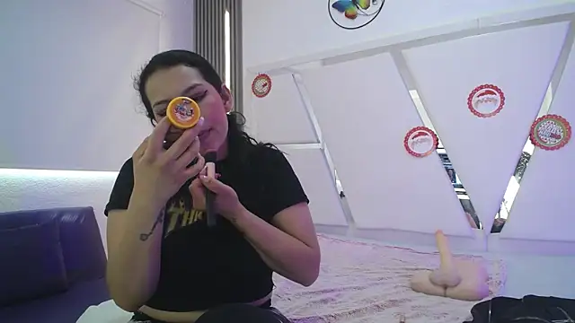 Snapshot of Mia_garcia28 chatting on December 3, 2025, 7:23 pm Mia garcia28 online show from December 3, 2025, 7:23 pm