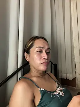 RomanticPearlTS online show from February 17, 2026, 1:46 am