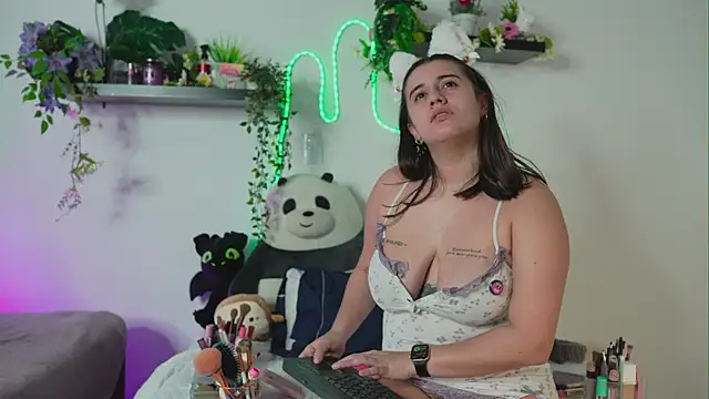 Lana Herondale online show from July 23, 2026, 9:02 pm