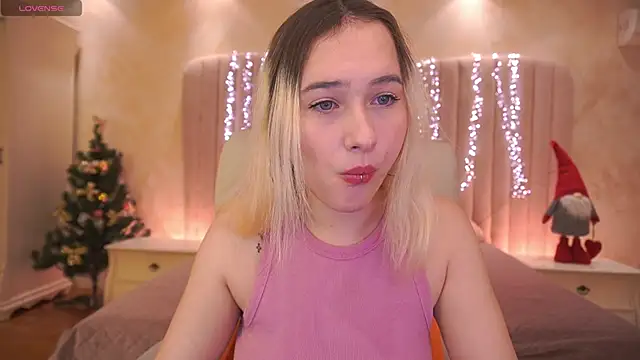 LilElfie online show from January 17, 2026, 2:38 am