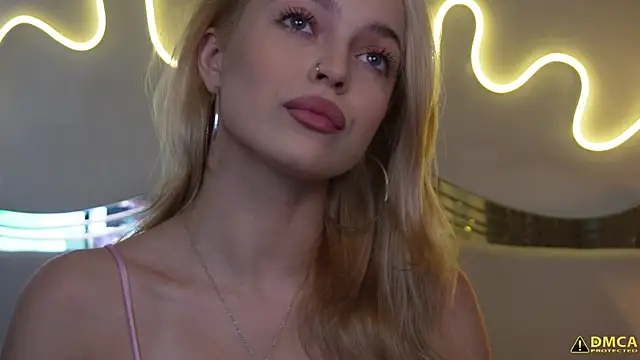 Snapshot of kellypeachcake chatting on October 1, 2025, 5:24 am kellypeachcake online show from October 1, 2025, 5:24 am