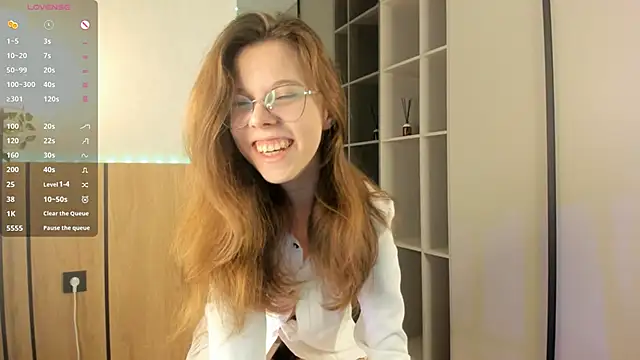 Snapshot of Xonalenei chatting on November 17, 2025, 8:03 pm Xonalenei online show from November 17, 2025, 8:03 pm