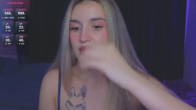 RoxyChill online show from September 15, 2025, 7:47 pm