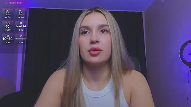 RoxyChill online show from November 10, 2025, 9:03 pm