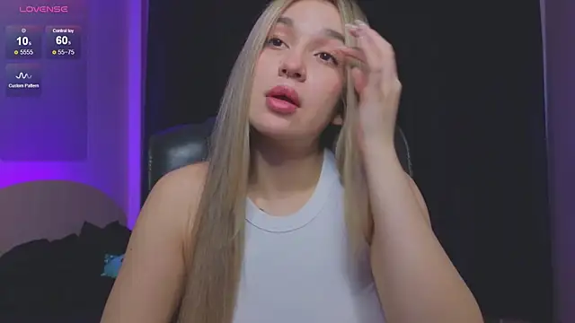 RoxyChill online show from November 26, 2025, 10:22 pm