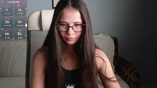 LuciaSenual online show from October 16, 2025, 3:35 pm