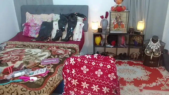 Snapshot of LustfullVelindaks chatting on December 22, 2025, 9:39 am LustfullVelindaks online show from December 22, 2025, 9:39 am