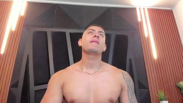 Snapshot of marco_garciia_ chatting on September 20, 2025, 11:17 pm marco garciia  online show from September 20, 2025, 11:17 pm