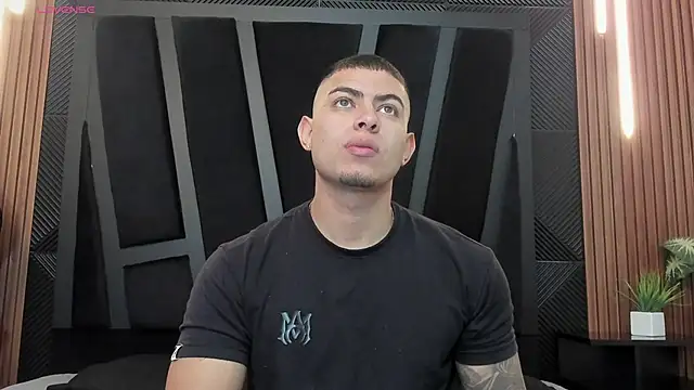 Snapshot of marco_garciia_ chatting on September 28, 2025, 2:11 pm marco garciia  online show from September 28, 2025, 2:11 pm