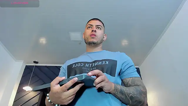 marco garciia  online show from October 31, 2025, 11:28 pm