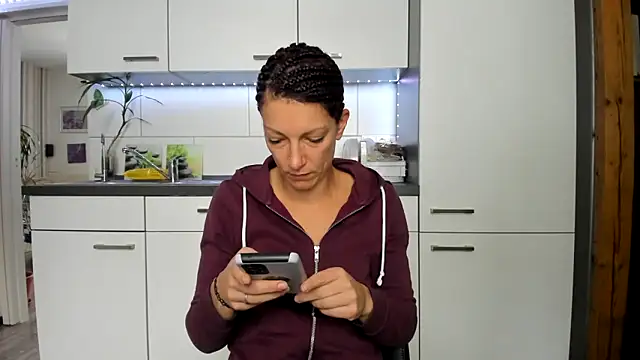 Axunamun online show from November 25, 2025, 8:47 am