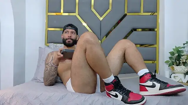 yorbymaxx online show from October 21, 2025, 2:18 pm