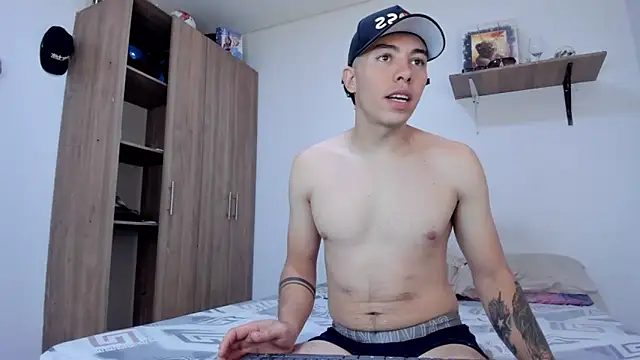 Snapshot of martin_and_samantha chatting on September 16, 2025, 3:40 am martin and samantha online show from September 16, 2025, 3:40 am