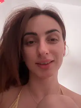 Snapshot of AuraPure chatting on November 17, 2025, 7:52 pm AuraPure online show from November 17, 2025, 7:52 pm