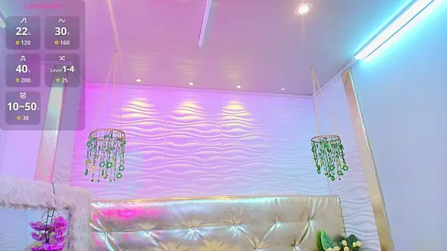 Snapshot of alanna_blaze chatting on January 12, 2026, 7:30 pm alanna blaze online show from January 12, 2026, 7:30 pm