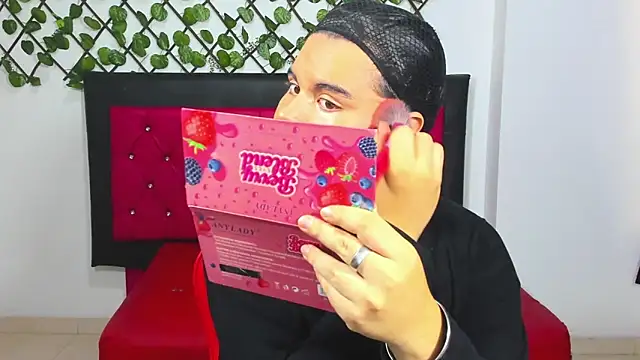 Lady Evelynn online show from September 29, 2025, 7:30 pm