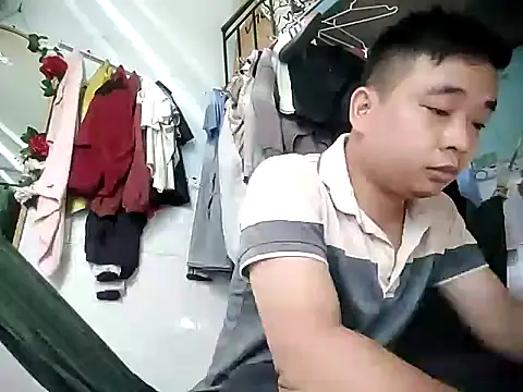 Snapshot of Boy_kuto77 chatting on February 25, 2026, 1:48 am Boy kuto77 online show from February 25, 2026, 1:48 am