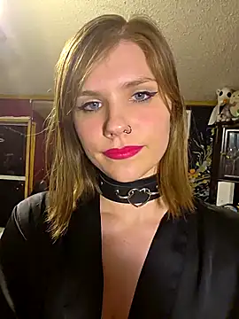 Snapshot of xXKnifeRiderXx chatting on March 19, 2026, 1:42 am xXKnifeRiderXx online show from March 19, 2026, 1:42 am