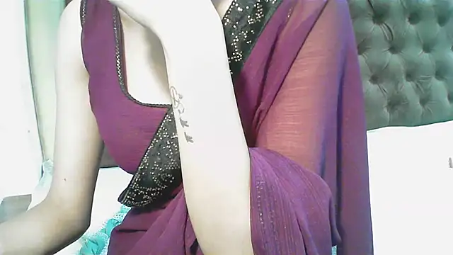 elize   online show from November 7, 2025, 1:55 pm