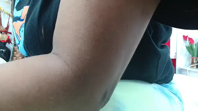 AmbarSmit online show from November 29, 2025, 7:50 pm